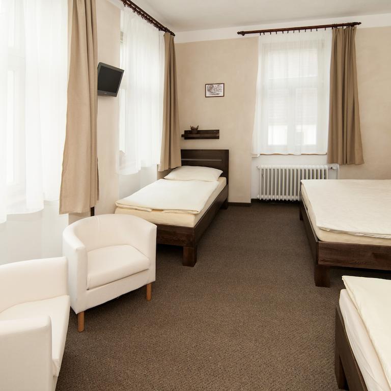 Hotel Beranek Блатна Экстерьер фото