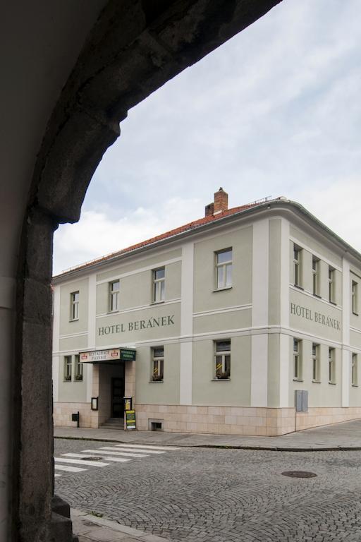 Hotel Beranek Блатна Экстерьер фото