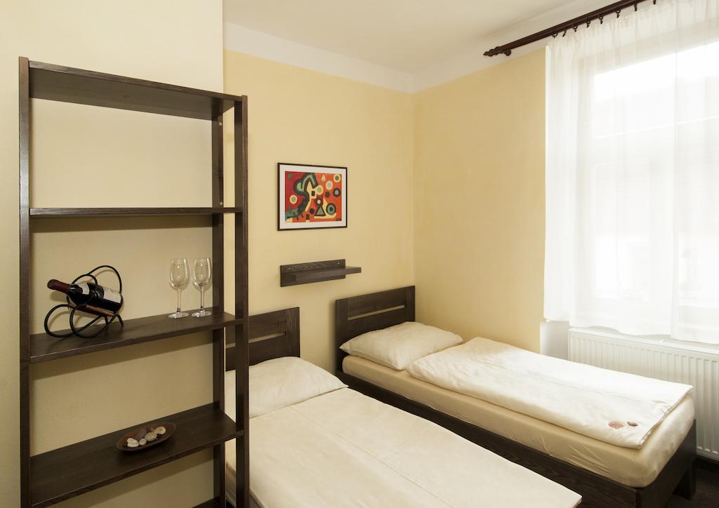 Hotel Beranek Блатна Экстерьер фото